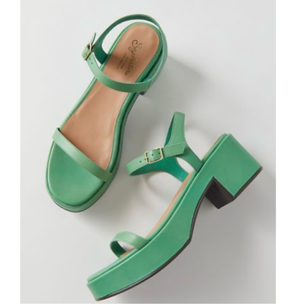 Seychelles “Rest Assured” Platform (1”) Heeled (2.5”) Sandal, Green sz 8